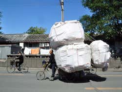Levando a casa em uma bicicleta