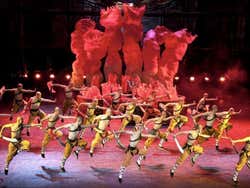 Espetaculo de Kung Fu no Teatro Vermelho